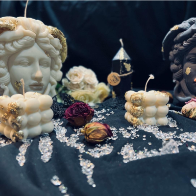 Medusa – Sculptural Goddess Candle