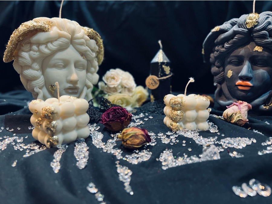 Medusa – Sculptural Goddess Candle