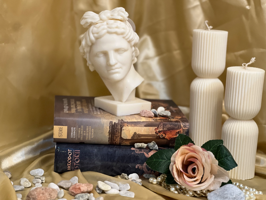 artemis candle:apollo candle:apolo:lady:sculpture:aesthetic:candle:pillar:candles:swirl:wedding:sets:decoration:yankee:anniversary:homedecor:aromatherapycandles5 Apollo – Sculptural God Candle