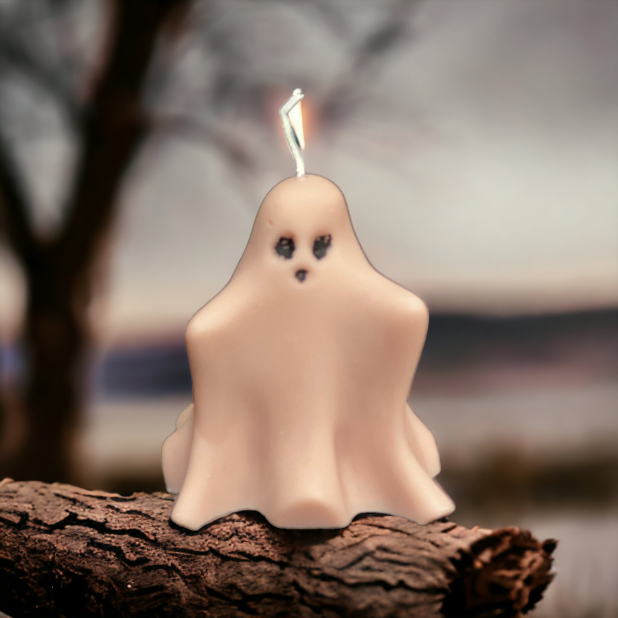 Ghost – Decorative Candle Handmade ghost candle with soft sculptural shape, decorative autumn candle