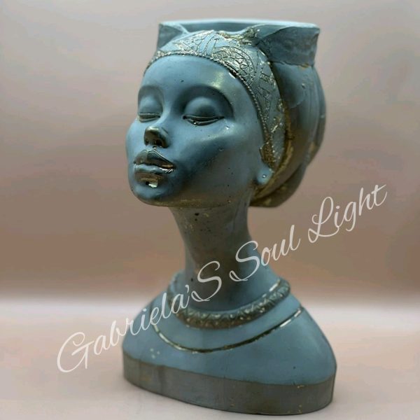 1000020803 2 Handmade bust vase of an elegant woman in grey with gold detailing – artisan home décor piece.