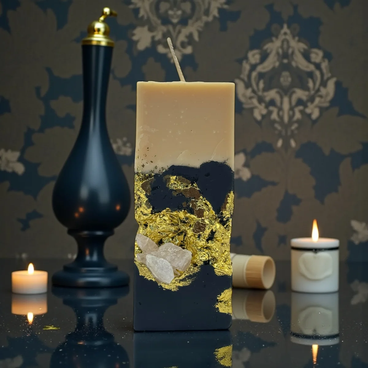 Smoky Seduction – Luxury Black & Gold Rose Quartz Soy Wax Candle Smoky Seduction luxury handmade soy wax candle with black and ivory layers, gold leaf accents and a natural rose quartz crystal, elegant statement décor.