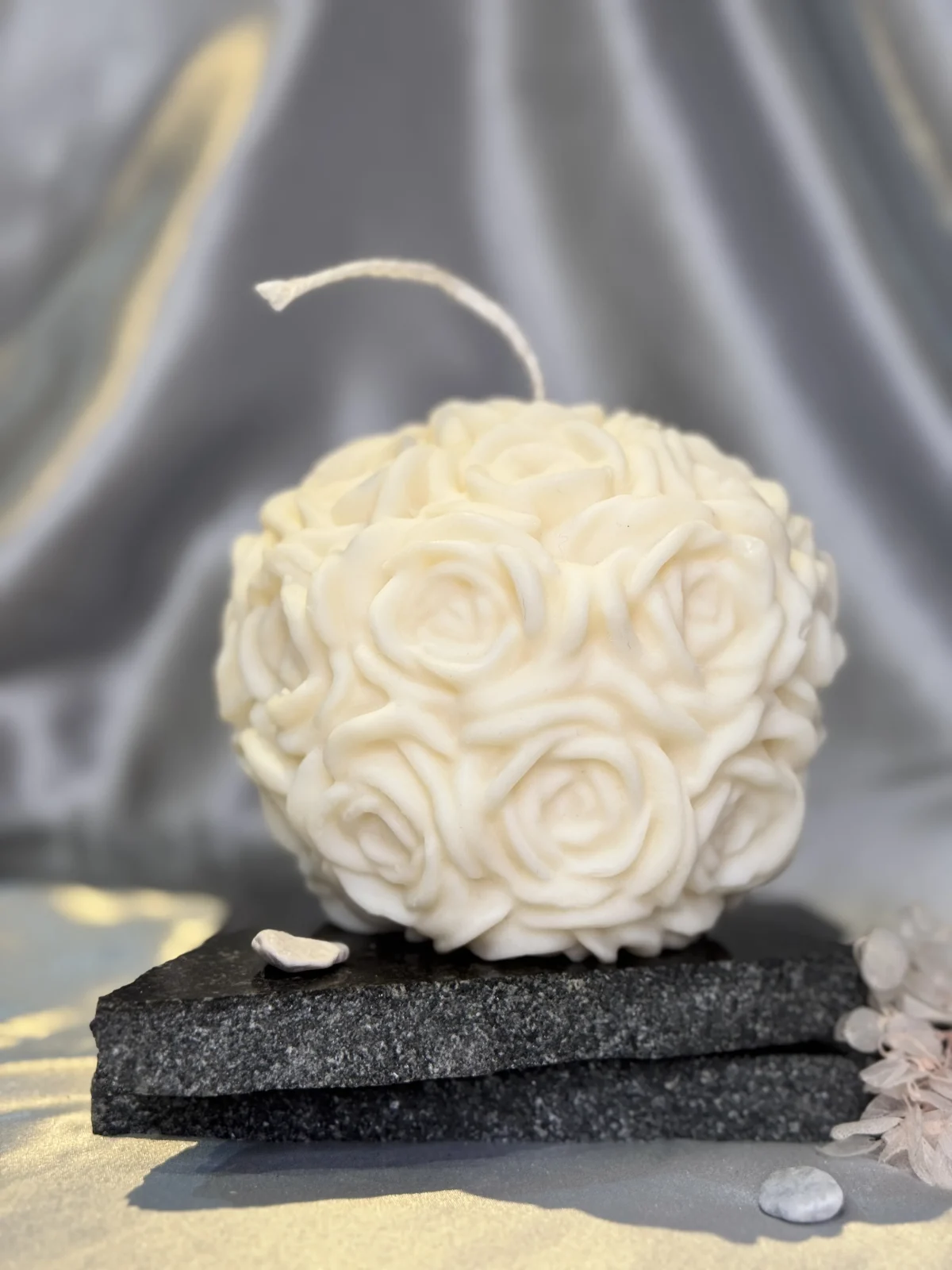 Bouquet of Desire – Rose Bouquet Candle rose bouquet candle UK handmade soy wax sculptural roses candle